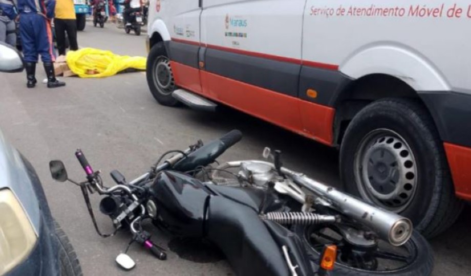 Motociclista morre após cair e ter cabeça esmag4da por veículo na Zona Oeste de Manaus