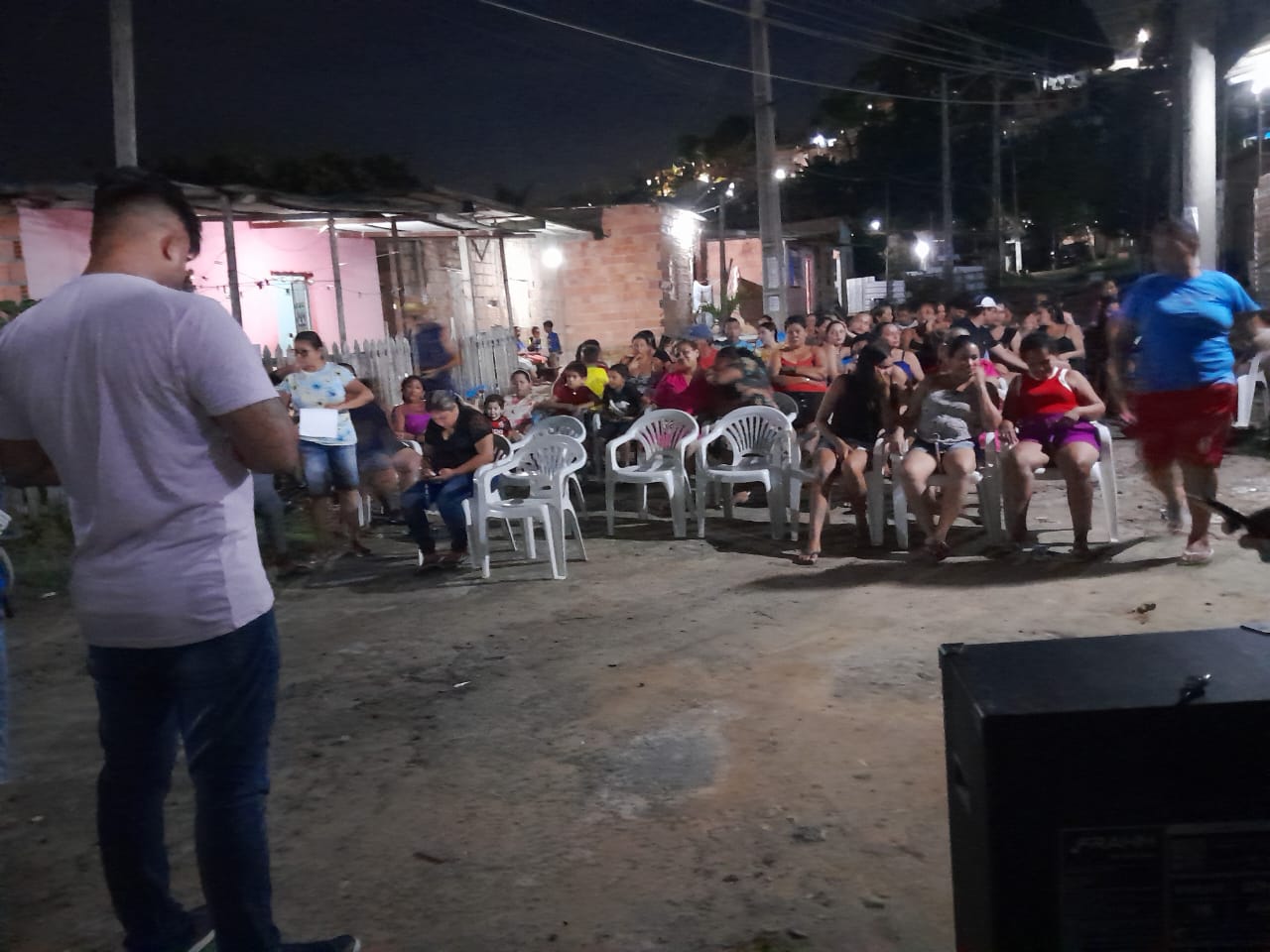 Vereador Dione Carvalho verifica demandas de moradores do Monte das Oliveiras, na zona norte