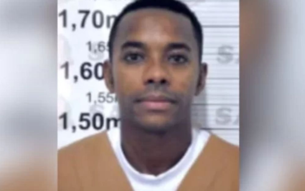 Foto de Robinho com uniforme de presidiário vaza na internet
