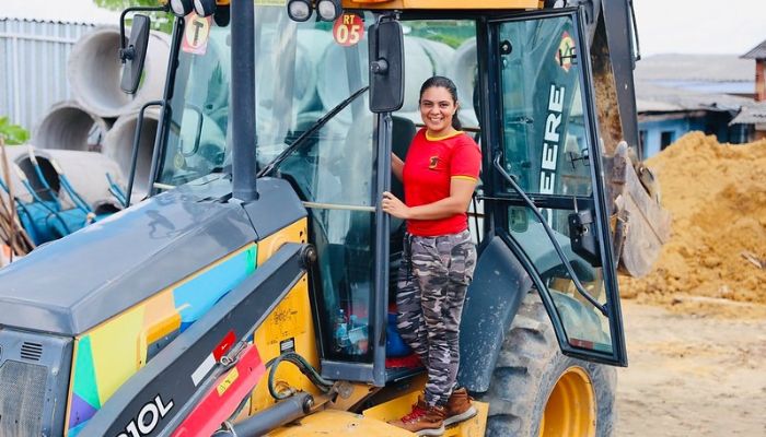 Dia da Mulher: De chefes de distrito a operadoras de máquinas, elas são destaque na Seminf