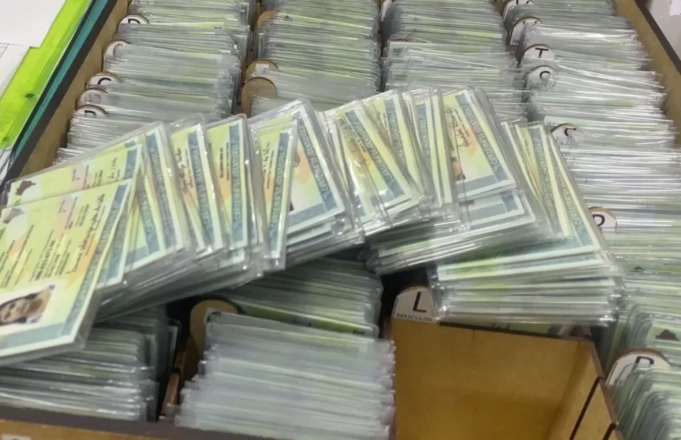 PACs aguardam retirada de mais de 16 mil Carteiras de Identidade Nacional no AM; veja como verificar