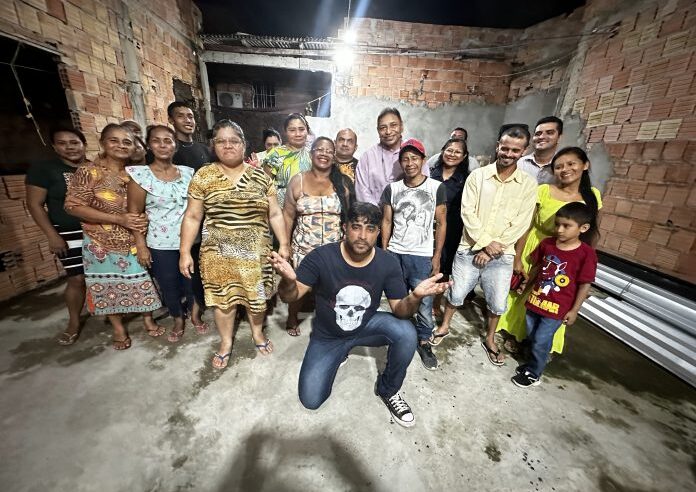 Dione Carvalho visita os moradores da comunidade Sol Nascente para ouvir suas demandas