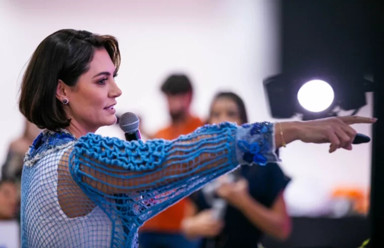 Michelle diz que Flávio Dino fez ‘chacota’ com sua fé cristã