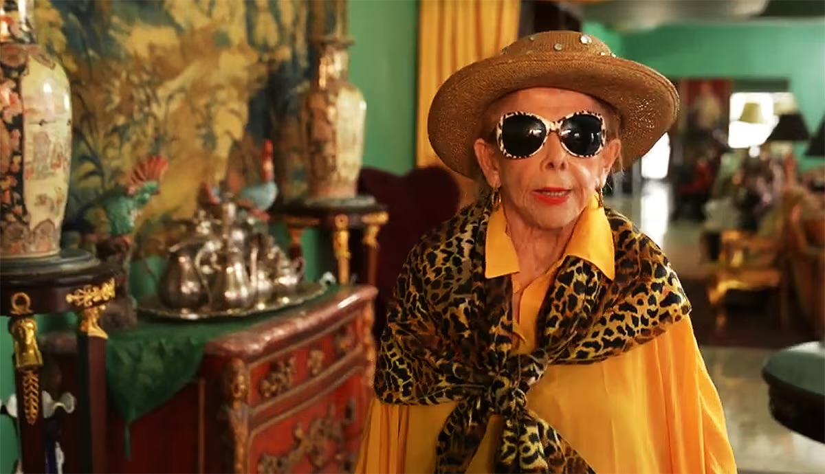 Socialite bilionária de 88 anos acusa ex-motorista de mantê-la presa no próprio apartamento no Rio