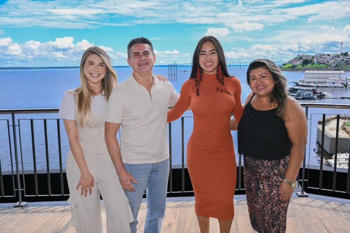 David Almeida recebe Isabelle Nogueira no Mirante Lúcia Almeida