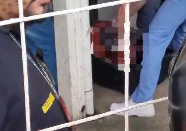 Mulher é ass4ss!nad4 com golpes de faca e garfo após relação s3xual dentro de galpão em Manaus