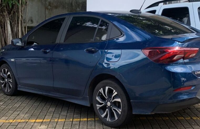 Homem baixa vidro do carro e se m3sturba para 3 adolescentes que voltavam da escola, em Manaus