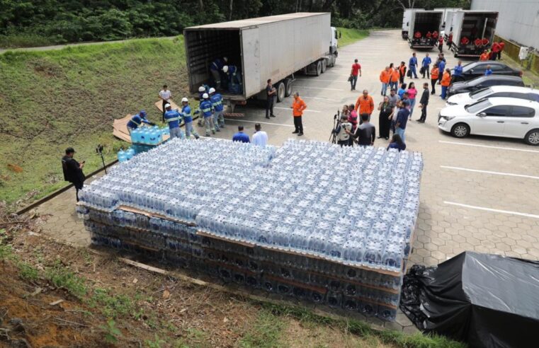 Manaus envia quase 70 mil litros de água potável para ajudar vítimas das enchentes do RS