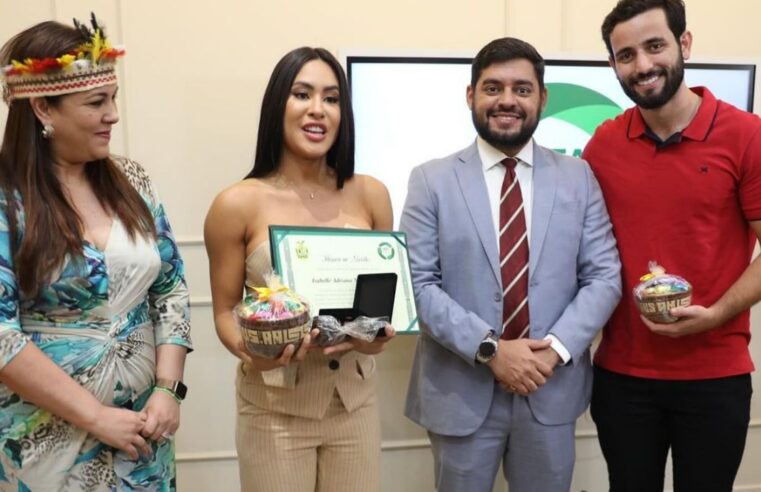 Visibilidade para a cultura amazonense! Isabelle Nogueira recebe Honra ao Mérito da UEA