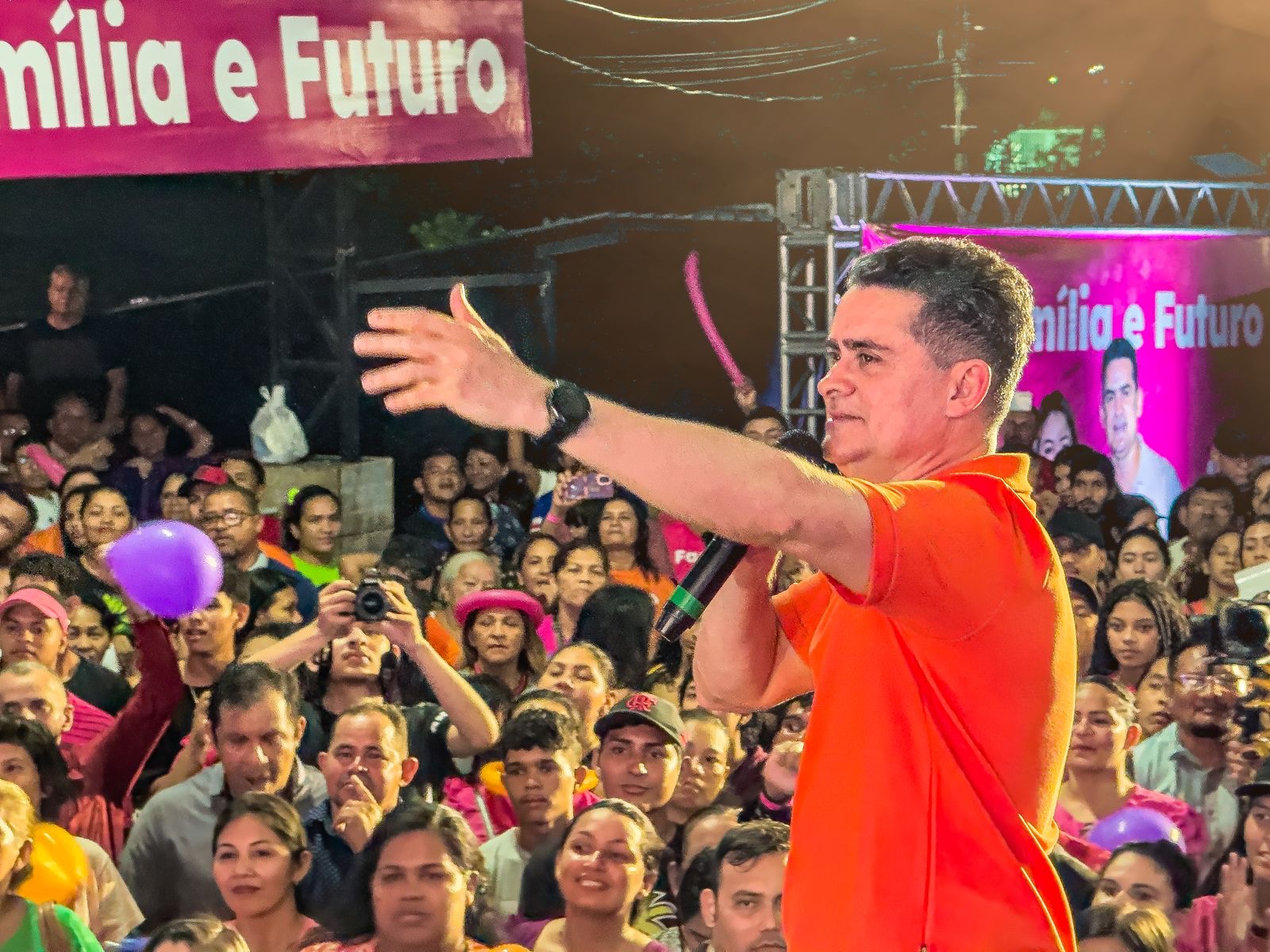 David dispara e amplia distância de 10 pontos na frente do segundo lugar, afirma pesquisa DAP