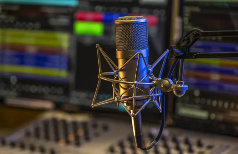 Pré-candidatos apresentadores de rádio e TV devem se afastar dos seus programas