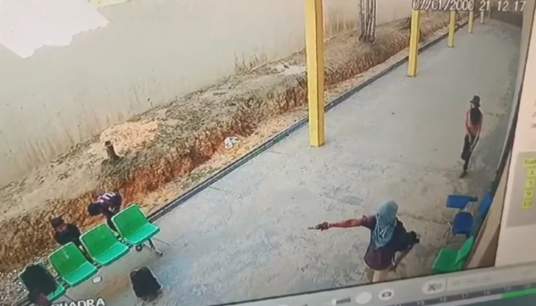 VÍDEO: Alunos vivem momentos de terror durante assalto em escola de Manaus