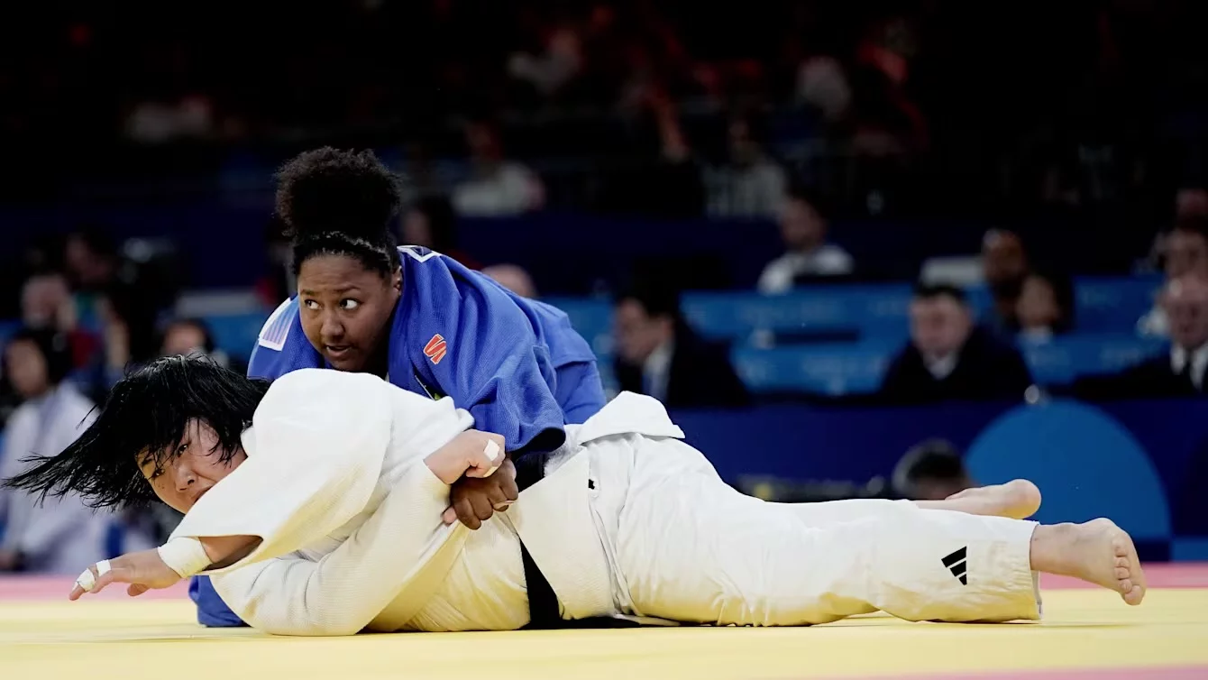 Beatriz Souza consegue vitória inédita e está na final do judô nas Olimpíadas de Paris
