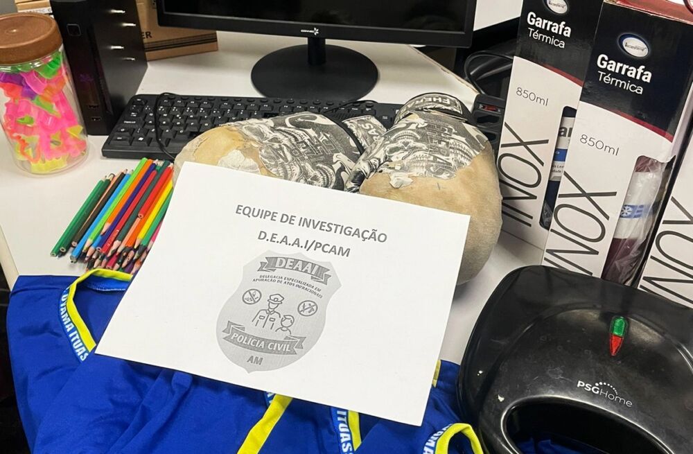 Primos são detidos em Manaus após furtar fardamentos e diversos objetos de uma escola municipal