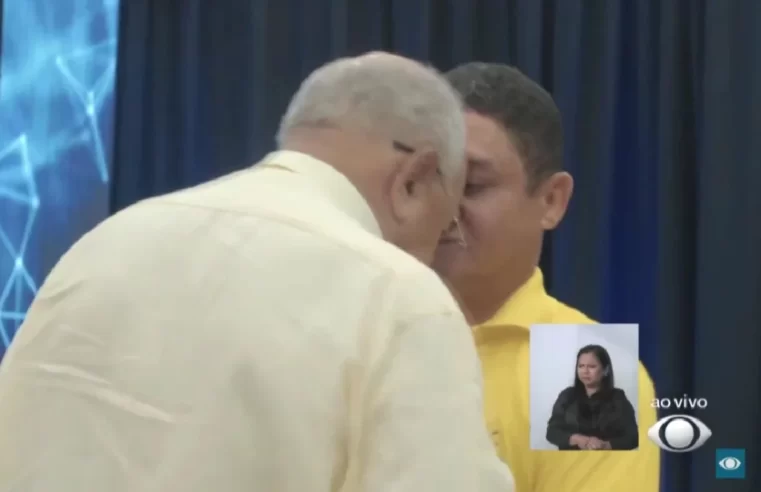 Candidato agride adversário com cabeçada durante debate na Band; vídeo