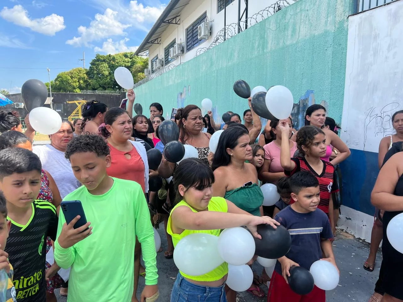 Família e amigos pedem justiça por morte de criança espancada por colegas de escola em Manaus