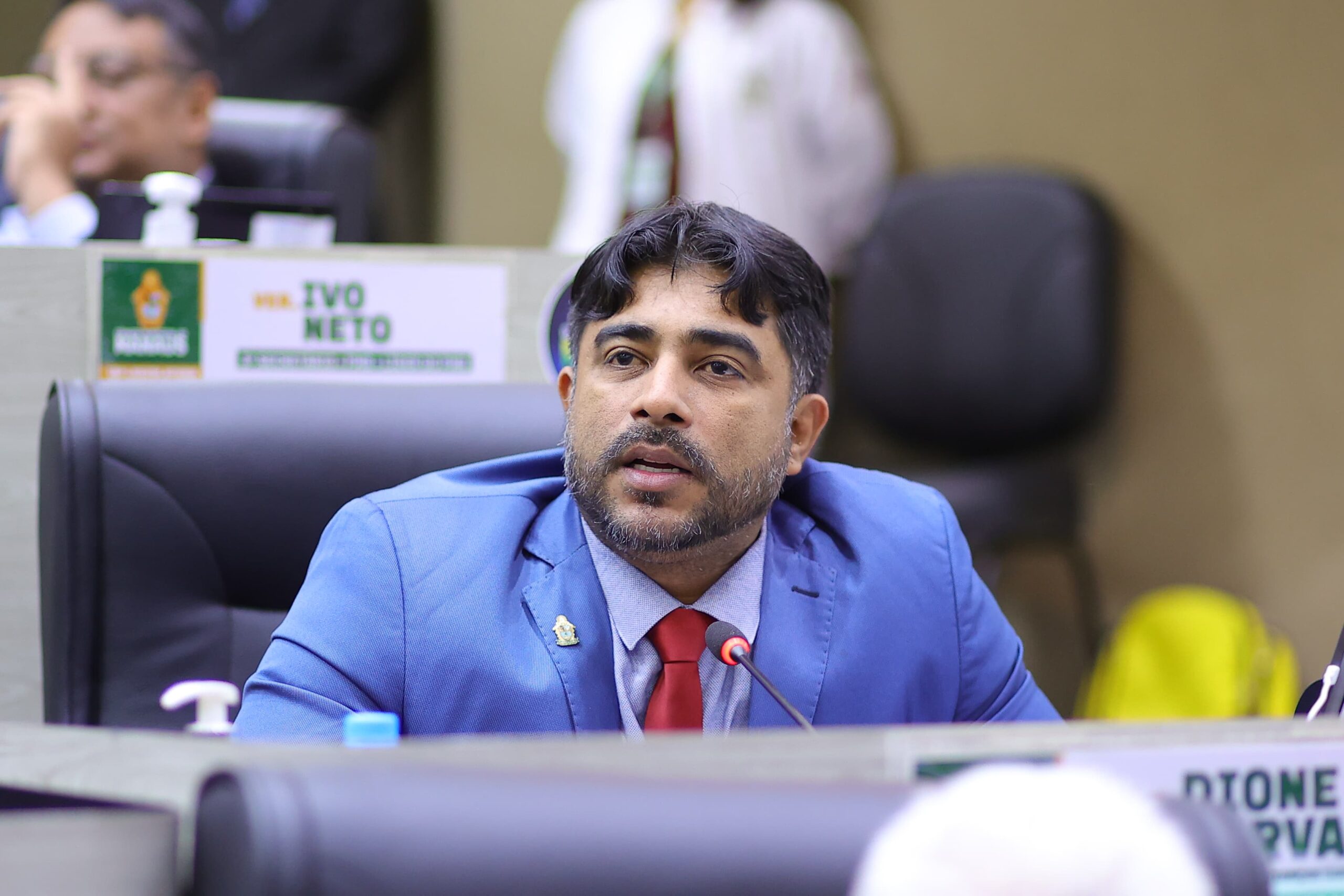 Vereador Dione Carvalho denuncia falta de insumos e demora no atendimento no Hospital Francisca Mendes