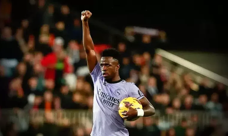 Vini Jr atribui derrota na Bola de Ouro ao seu ativismo antirracista