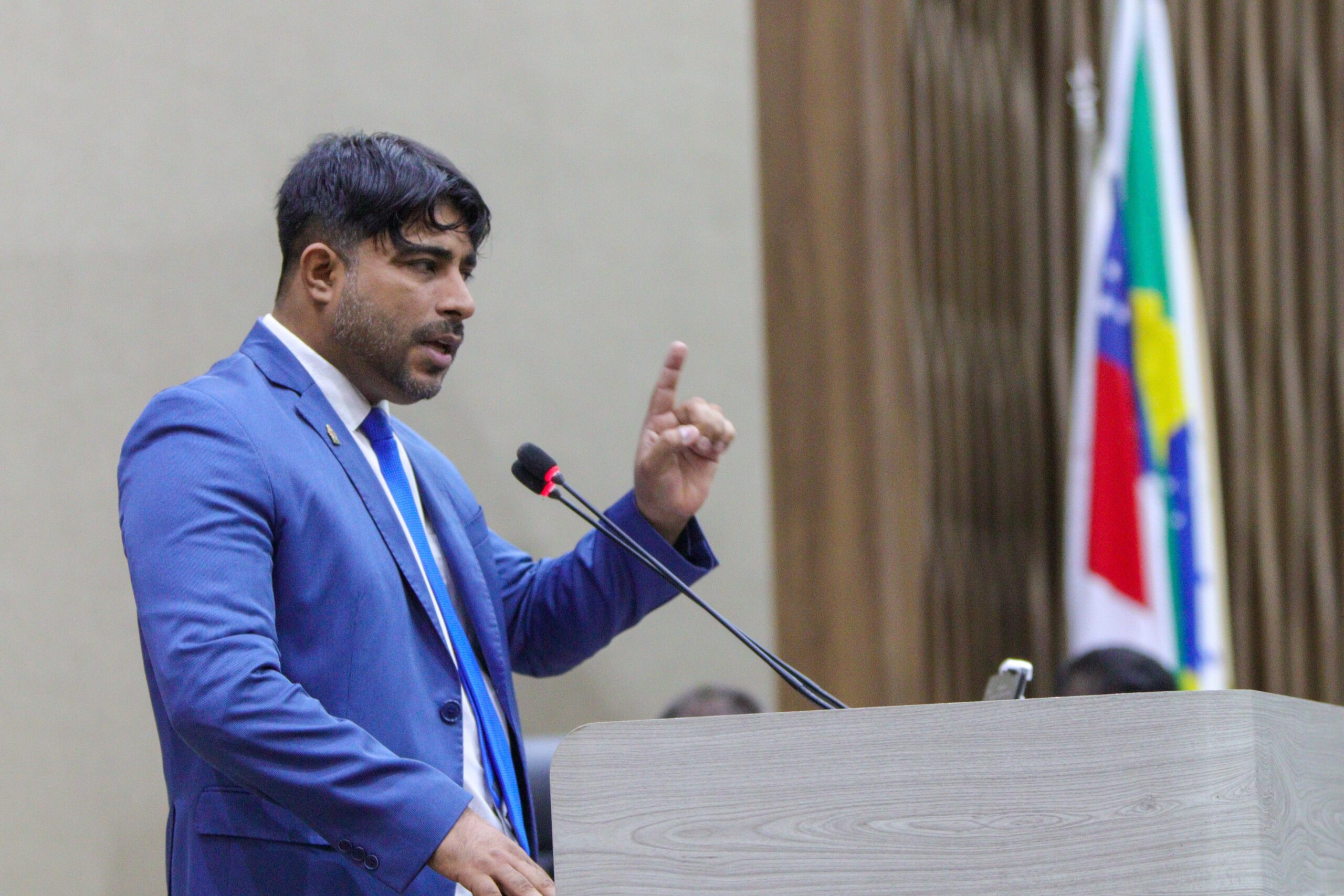 Vereador Dione Carvalho expõe descaso de subsecretário de Saúde de Manaus