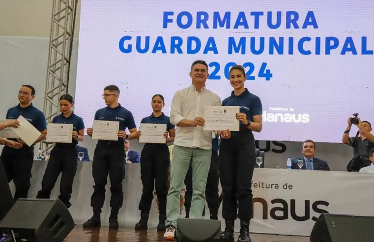 Prefeito David Almeida forma 230 candidatos aprovados no curso de formação da Guarda Municipal