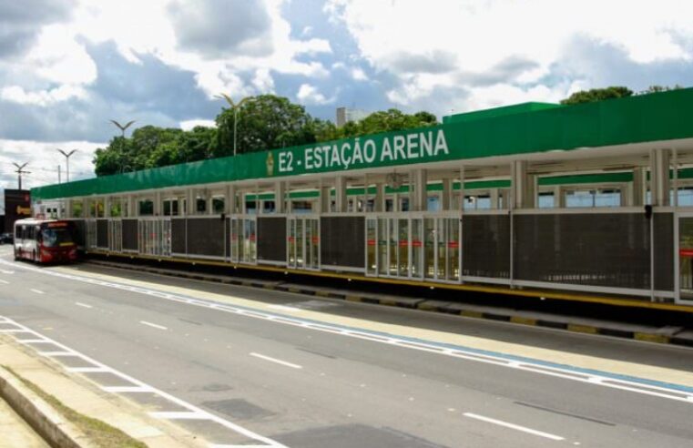 Pai é detido após deixar filha de 5 anos com desconhecido para usar drogas em banheiro de terminal em Manaus