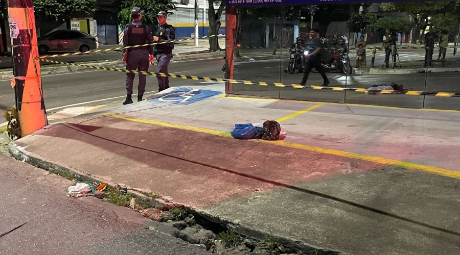 Polícia diz que bebê encontrada morta em lixeira pode ter sido assassinada após o parto em Manaus
