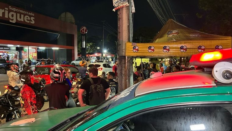 Vendedor ambulante é alvejado por segurança de mercado na Zona Norte de Manaus