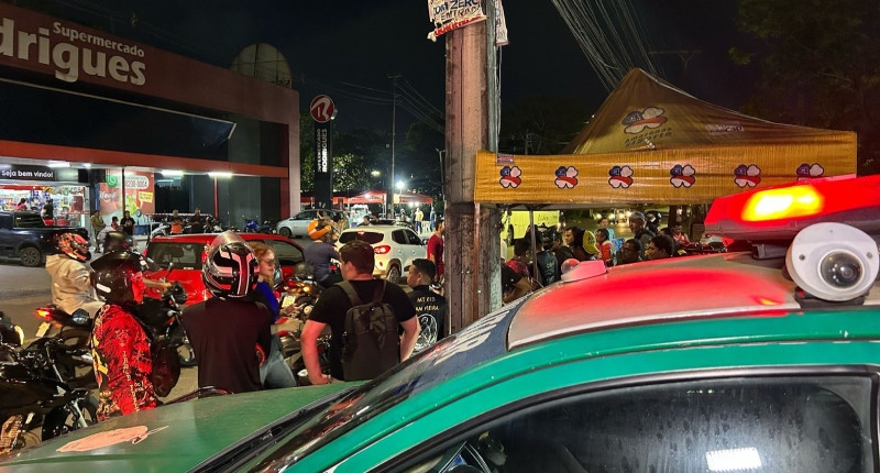 Vendedor ambulante é alvejado por segurança de mercado na Zona Norte de Manaus