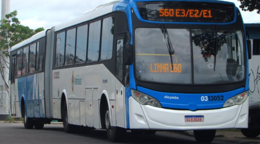 Greve dos ônibus não tem previsão para terminar em Manaus; rodoviários pedem reajuste de 12%
