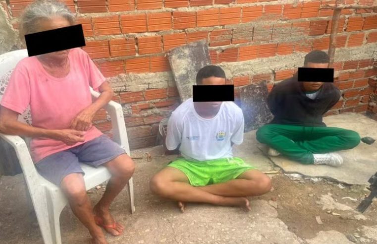 ‘Vovó do tráfico’: Idosa é presa junto com netos por venda de drogas