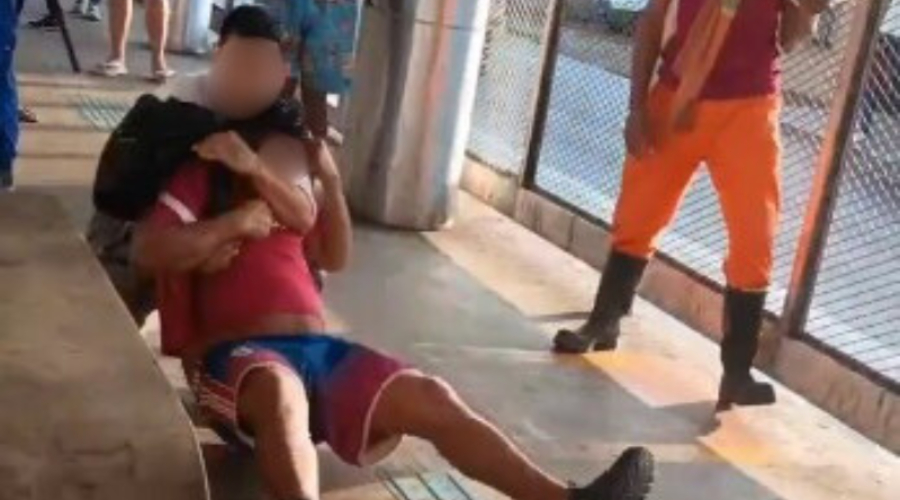 Veja vídeo: Dois homens saem na porrada dentro do T1, em Manaus