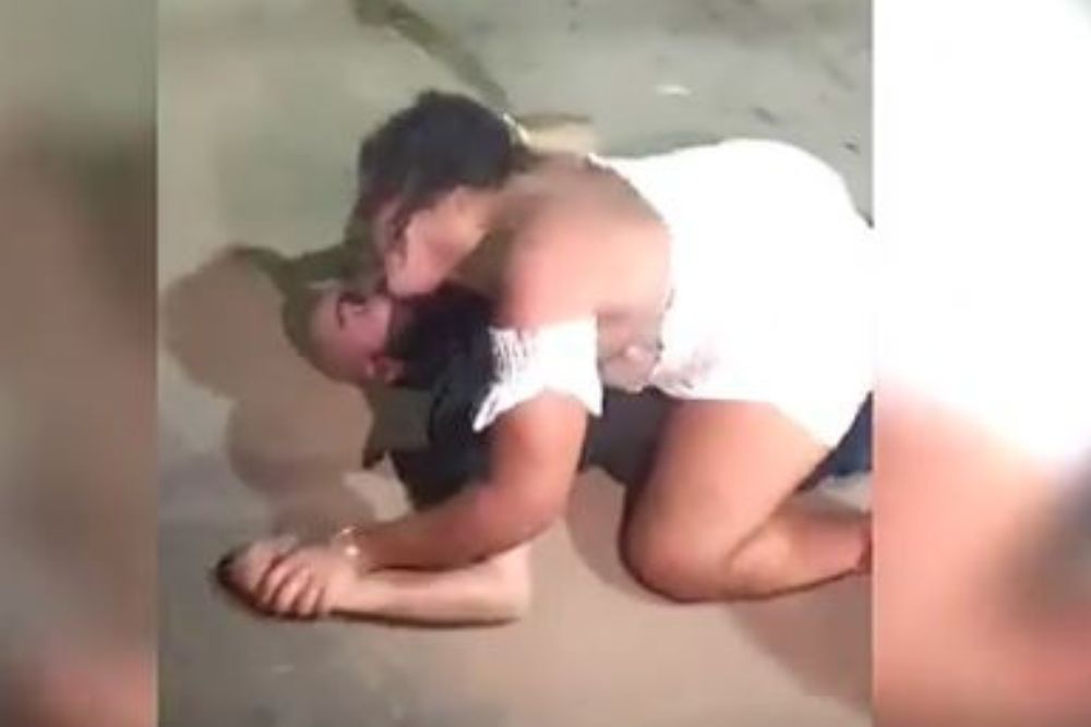 Vídeo: Homem é agredido por travesti após suposto calote em programa
