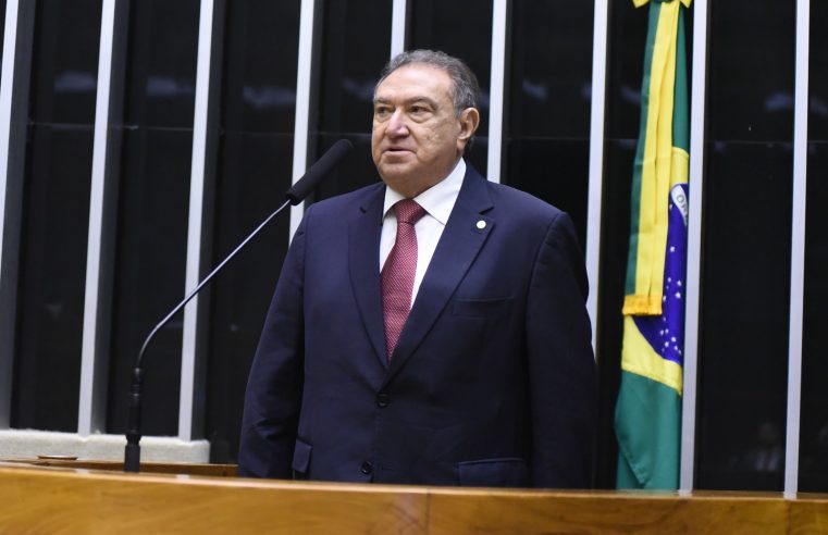 Emendas de Átila Lins vão para saúde, educação e infraestrutura do Amazonas