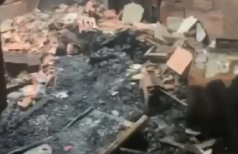 Explosão de panela de pressão provoca incêndio e destrói casa na Compensa em Manaus